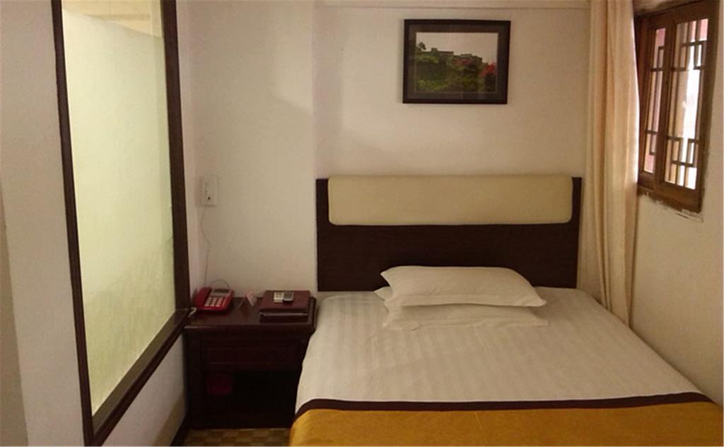 Wudangshan Yinjie Holiday Hotel Danjiangkou Pokój zdjęcie